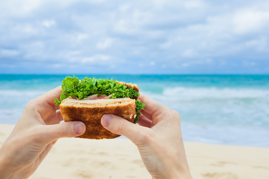 Panini sani da spiaggia con carne e salumi